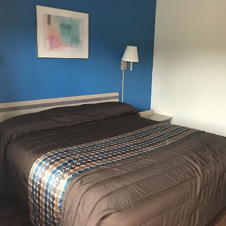 Regal Inn Onley Экстерьер фото