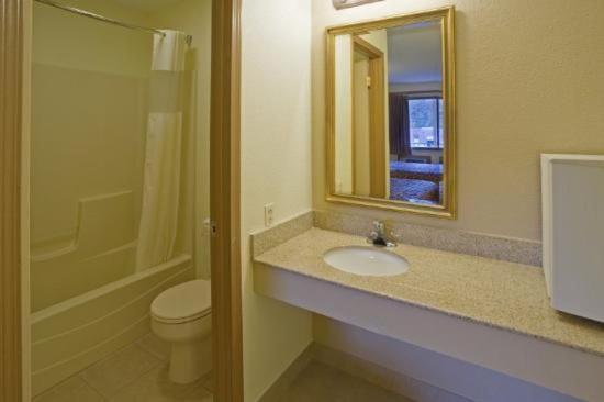 Regal Inn Onley Экстерьер фото